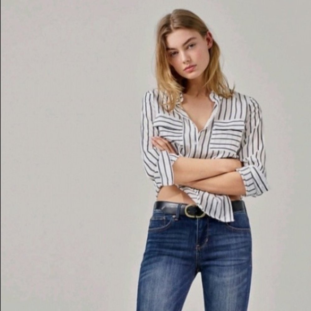 Express The City Shirt White & Blue Striped Long Sleeve Size Large